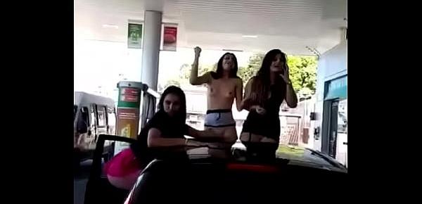  PUTAS NO POSTO DE GASOLINA